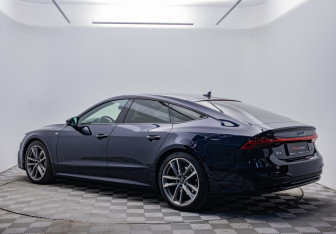 Подержанный автомобиль Audi A7 2018 года (3 фото)