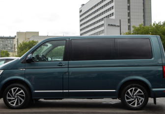 Подержанный автомобиль Volkswagen Caravelle 2018 года (24 фото)