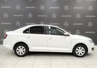 Подержанный автомобиль Skoda Rapid Liftback 2019 года (4 фото)
