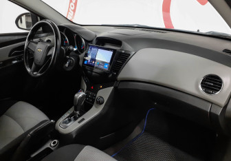 Подержанный автомобиль Chevrolet Cruze Sedan 2012 года (9 фото)