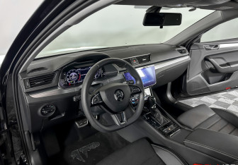 Подержанный автомобиль Skoda Superb Liftback 2024 года (13 фото)