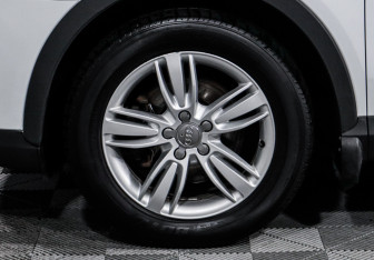 Подержанный автомобиль Audi Q3 2012 года (15 фото)
