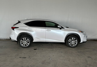 Подержанный автомобиль Lexus NX 2015 года (4 фото)