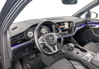 Подержанный автомобиль Volkswagen Touareg 2019 года (16 фото)