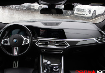 Подержанный автомобиль BMW X6 2019 года (11 фото)