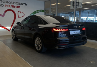 Подержанный автомобиль Audi A4 Sedan 2020 года (6 фото)