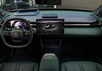 Подержанный автомобиль Zeekr X 2024 года (9 фото)
