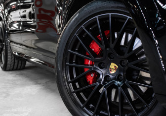 Подержанный автомобиль Porsche Cayenne 2021 года (31 фото)