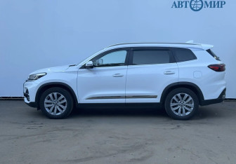 Подержанный автомобиль Chery Tiggo 8 2022 года (8 фото)