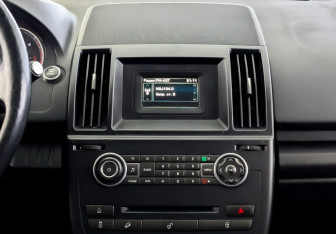Подержанный автомобиль Land Rover Freelander 2013 года (15 фото)