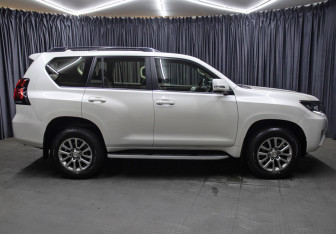 Подержанный автомобиль Toyota Land Cruiser Prado 2019 года (4 фото)