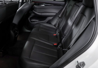 Подержанный автомобиль BMW X3 2017 года (10 фото)