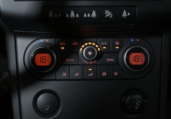 Подержанный автомобиль Nissan Qashqai+2 2009 года (13 фото)