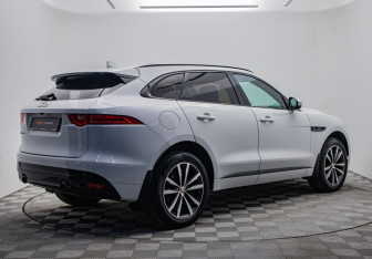 Подержанный автомобиль Jaguar F-Pace 2018 года (5 фото)