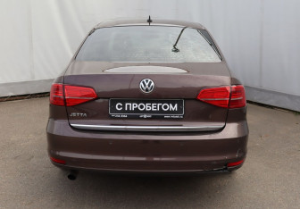 Подержанный автомобиль Volkswagen Jetta Sedan 2016 года (5 фото)