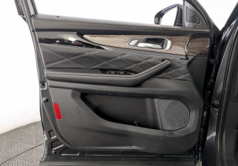 Подержанный автомобиль Exeed VX 2023 года (19 фото)