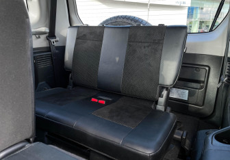 Подержанный автомобиль Mitsubishi Pajero 2006 года (16 фото)