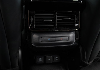 Подержанный автомобиль Land Rover Range Rover Evoque 2024 года (11 фото)