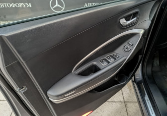 Подержанный автомобиль Hyundai Santa Fe 2014 года (19 фото)