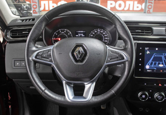 Подержанный автомобиль Renault Arkana 2019 года (17 фото)