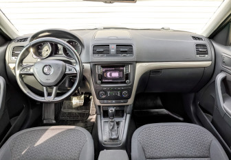 Подержанный автомобиль Skoda Yeti 2015 года (14 фото)
