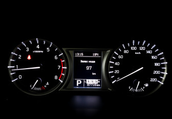 Подержанный автомобиль Suzuki Vitara 2016 года (13 фото)