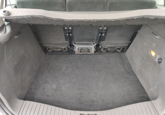 Подержанный автомобиль Ford C-MAX 2006 года (12 фото)