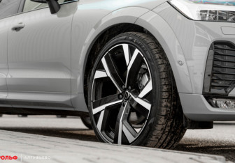 Новый Volvo XC60 2025 (6 фото)