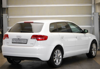Подержанный автомобиль Audi A3 Hatchback 2012 года (4 фото)