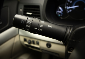 Подержанный автомобиль Subaru Legacy Sedan 2011 года (12 фото)