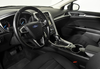 Подержанный автомобиль Ford Mondeo Sedan 2016 года (12 фото)