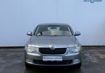 Подержанный автомобиль Skoda Superb Liftback 2011 года (2 фото)