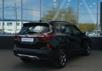 Подержанный автомобиль Kia Seltos 2021 года (5 фото)