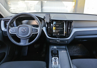 Подержанный автомобиль Volvo XC60 2020 года (11 фото)