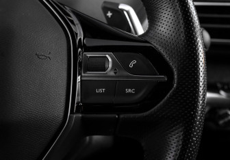 Подержанный автомобиль Peugeot 3008 2018 года (22 фото)