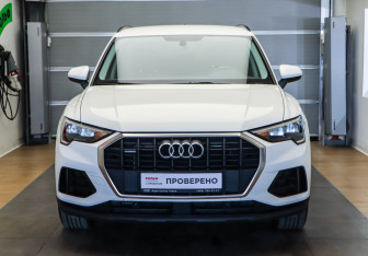 Подержанный автомобиль Audi Q3 2021 года (2 фото)