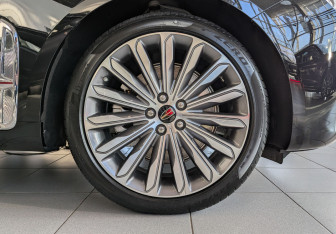 Новый Hongqi H9 2024 (6 фото)