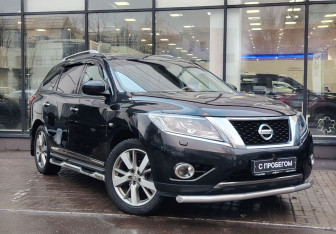 Подержанный автомобиль Nissan Pathfinder 2016 года (3 фото)