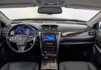 Подержанный автомобиль Toyota Camry Sedan 2015 года (14 фото)