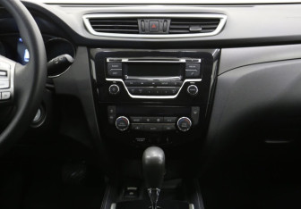 Подержанный автомобиль Nissan X-Trail 2016 года (7 фото)