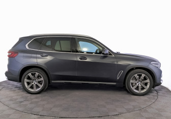 Подержанный автомобиль BMW X5 2020 года (4 фото)