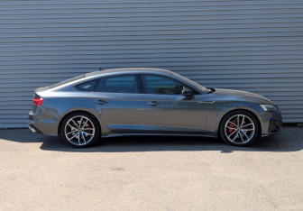 Подержанный автомобиль Audi A5 Liftback 2021 года (29 фото)