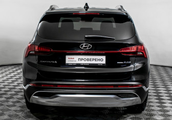 Подержанный автомобиль Hyundai Santa Fe 2021 года (6 фото)