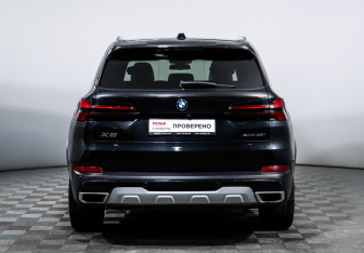 Подержанный автомобиль BMW X5 2023 года (6 фото)
