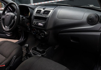 Подержанный автомобиль LADA (ВАЗ) Kalina Hatchback 2013 года (9 фото)