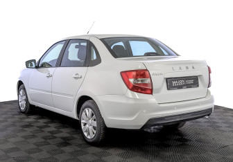 Подержанный автомобиль LADA (ВАЗ) Granta Sedan 2023 года (7 фото)