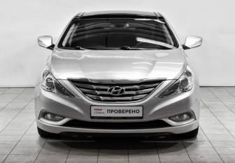Подержанный автомобиль Hyundai Sonata 2012 года (2 фото)