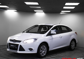 Подержанный автомобиль Ford Focus Sedan 2013 года (5 фото)