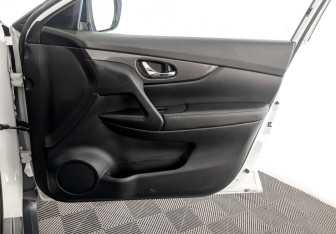 Подержанный автомобиль Nissan X-Trail 2018 года (24 фото)