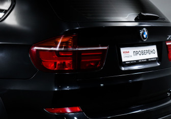 Подержанный автомобиль BMW X5 2013 года (16 фото)